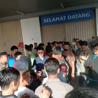 Babinsa Tengahi Demonstran yang Hampir Adu Jotos Bersama Karyawan Indogrosir Makassar