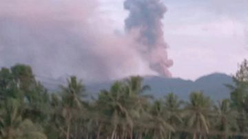 Gunung Dukono Maluku Utara Erupsi, Tinggi Kolom Abu 1400m