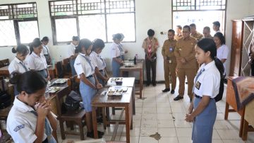 Gubernur NTT Tinjau Pelaksanaan MBG di SMAN 7 Kupang