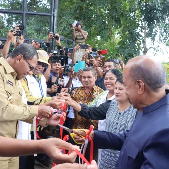 Wagub NTT Johni Asadoma Dampingi BNPP RI Buka Jalur Lintas Batas RI-RDTL