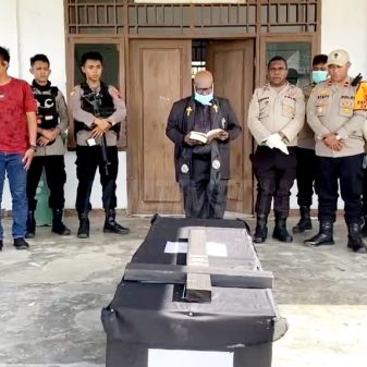 Satgas Damai Cartenz Identifikasi Jasad Ke 16 Korban KKB Yahukimo
