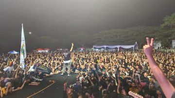 Pecah! Malam Puncak HUT Mekar Baru Ke-18 Dipadati Ribuan Penonton