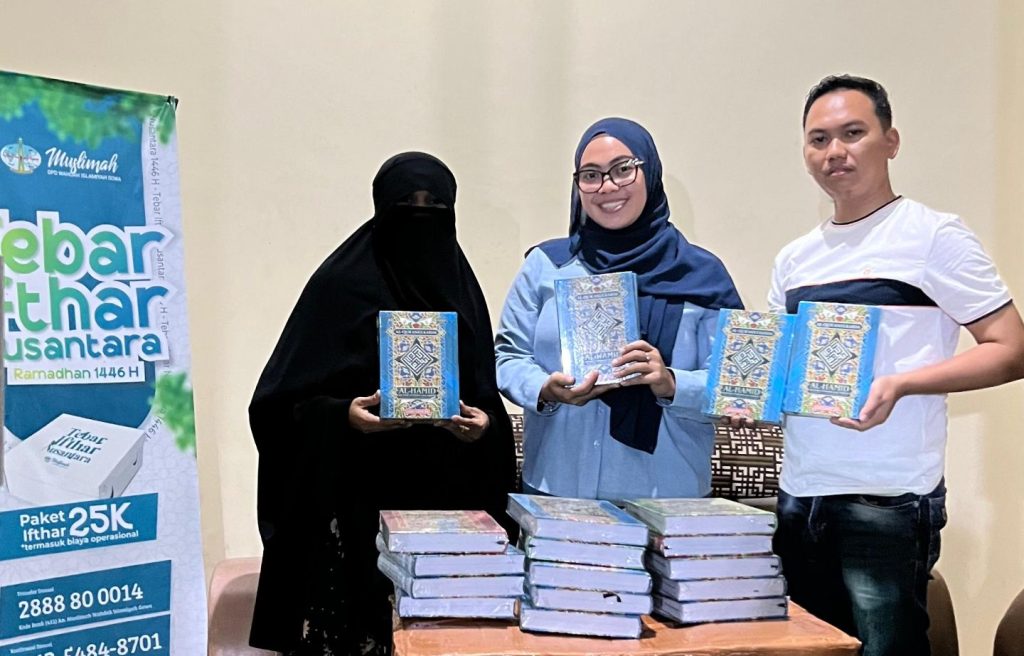 Program Literasi Keagamaan, Pemda Gowa Serahkan 100 Mushaf Al-Qur’an