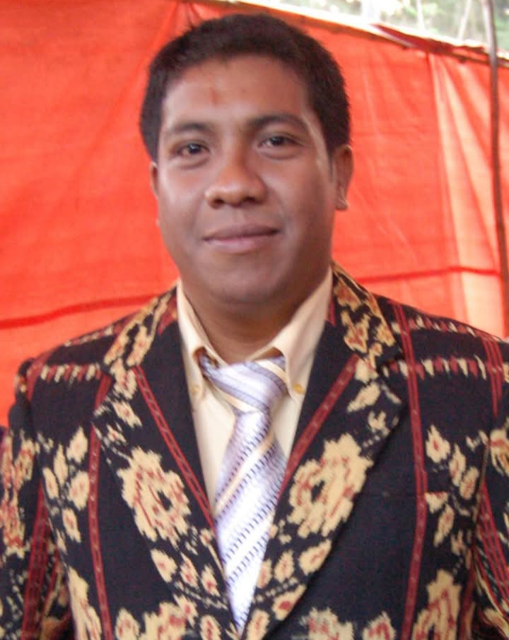 Terik Matahari dan Teduh Tenda : Refleksi Hardiknas di Negeri Paradoks