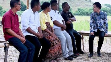 Di Pondok Sawah Desa Kolisia Sikka Flores Wapres Gibran Dengarkan Keluh Kesah Petani