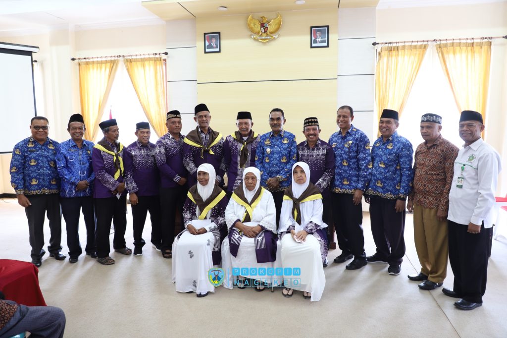 Wabup Nagekeo Gonzalo Lepas Keberangkatan Jemaah Calon Haji 2025