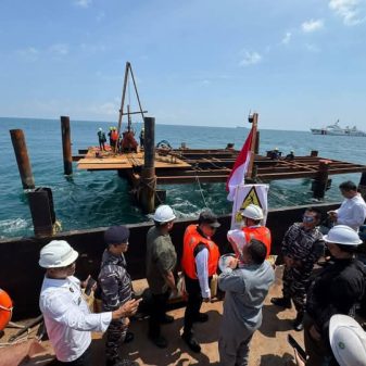 Kemenko Polkam Pantau Progres Menara Suar Karang Singa Perbatasan Indonesia Singapura Malaysia