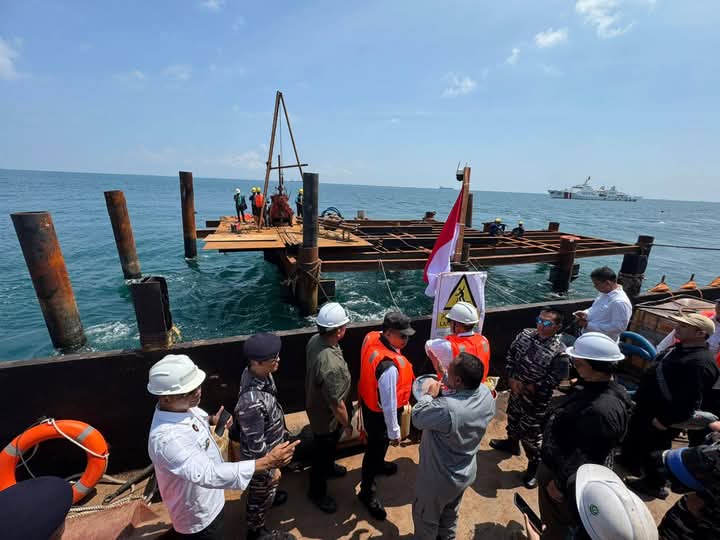 Kemenko Polkam Pantau Progres Menara Suar Karang Singa Perbatasan Indonesia Singapura Malaysia