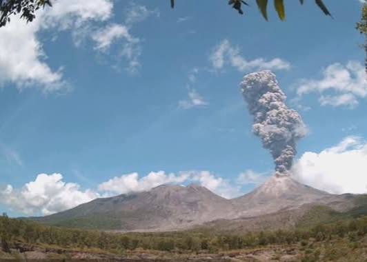 2 Mei 2025 Gunung Lewotobi Kembali Erupsi, Tinggi Kolom Abu Mencapai 3500 M