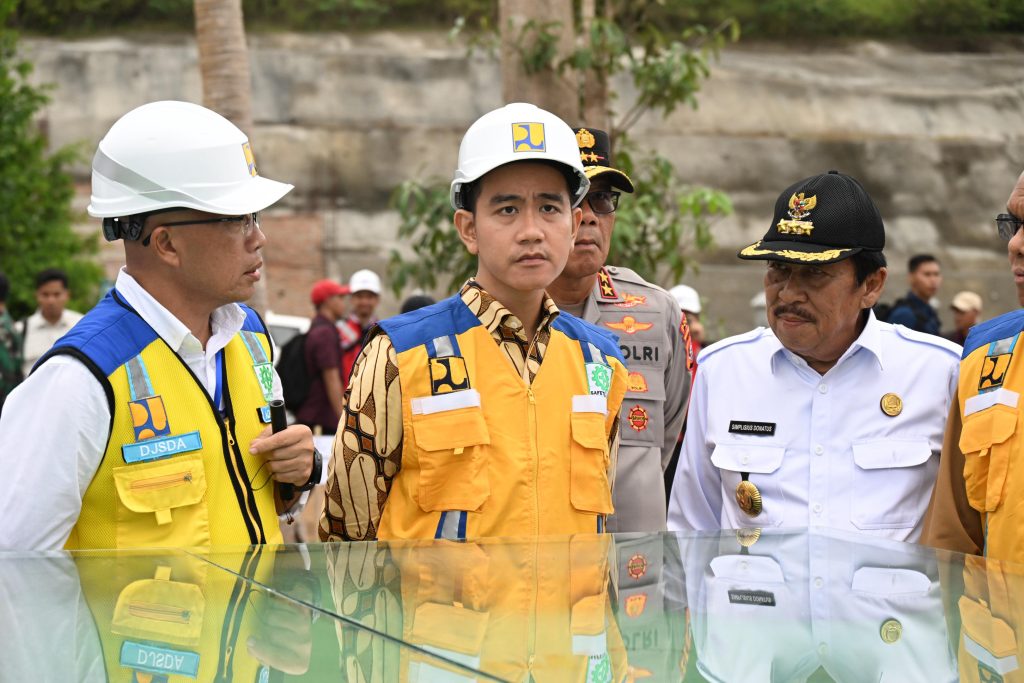 Wapres Gibran Tinjau Bendungan Mbay Lambo, Target 2026 Rampung