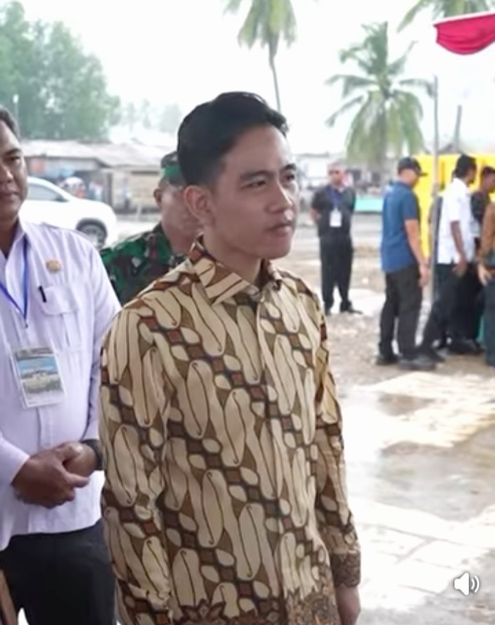 Wapres Gibran Sambangi Para Nelayan di Sikka Flores