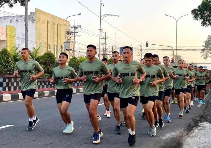 Tingkatkan Fisik dan Soliditas, Yonarmed 12 Kostrad Gelar Lari Pagi 5 Km