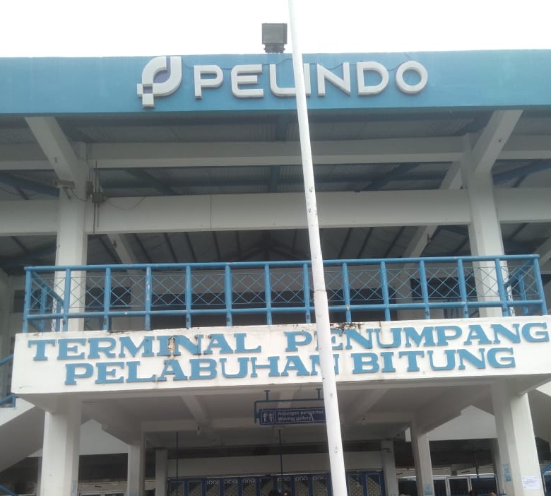 Terlambat Datang KM.DOROLONDA di Pelabuhan laut Bitung Ratusan Penumpang Cemas Menunggu