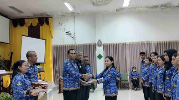 Serahkan SK CPNS, Ini Pesan Bupati Krisman Riwu Kore