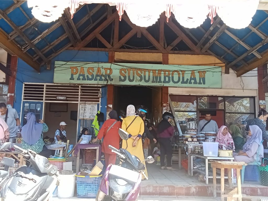 Pasar Susumbolan Tolitoli Padat Pengunjung Jelang Idul Adha 1446 H