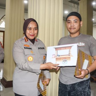 Dari Lembaran Kelam Menuju Cahaya Perubahan, Polresta Cirebon Penutupan Giat Pesantren Kilat ABH Angkatan Ke-4