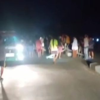 Tragis Dua Orang Meninggal di Desa Pawidean Akibat Mobil Box Trailer Menabrak Kabel Central