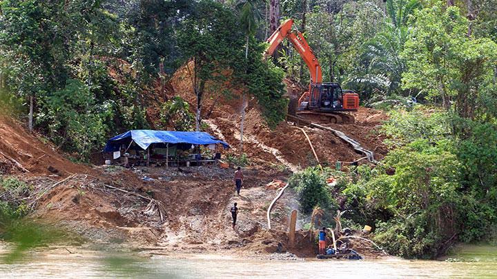 Hamzah Selaku Pemerhati Lingkungan Harap Tindak Tegas Pelaku Pengrusakan Lingkungan Oleh Pihak Penambang di Bantimurung