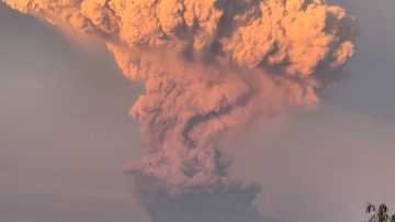 Gunung Lewotobi Kembali Erupsi 17 Juni