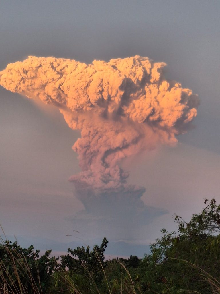Gunung Lewotobi Kembali Erupsi 17 Juni