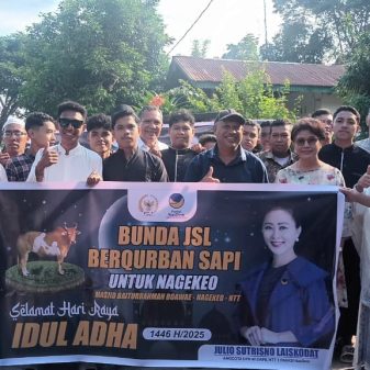Julie Laiskodat Serahkan Belasan Ekor Sapi Idul Adha 1446H Bagi Umat Muslim Flores Alor Lembata