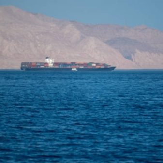 Parlemen Iran Setuju Tutup Jalur Perdagangan Minyak Krusial Selat Hormuz