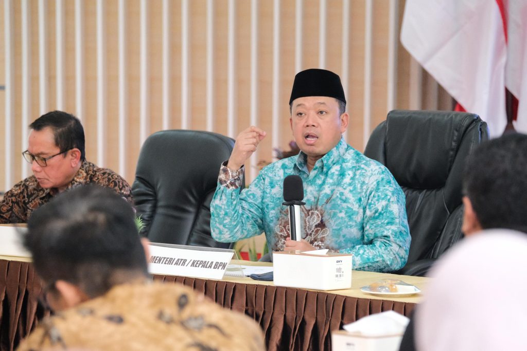 Kunker di Kalimantan Selatan, Menteri Nusron Minta Jajaran Atasi Gap dalam Sertipikasi Tanah