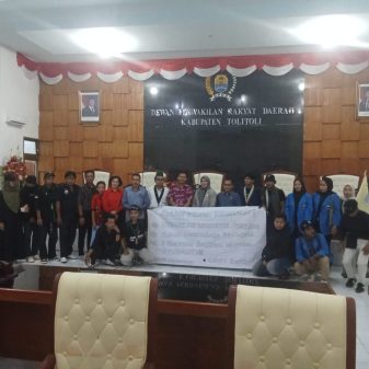 HMI Tolitoli dan Aliansi Masyarakat Gelar Aksi Damai Desak Regulasi Harga Seragam Sekolah