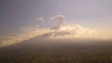 Gunung Semeru Jatim Erupsi Tinggi Kolom Abu 1000 Meter