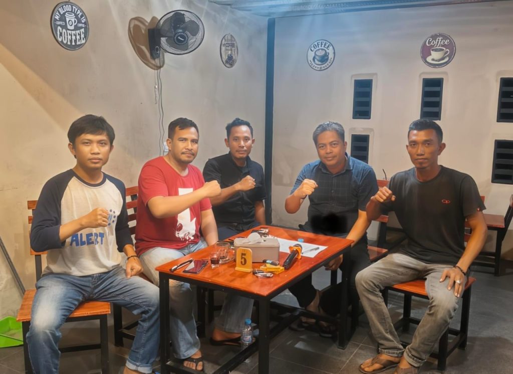Sejumlah Aktivis dan Jurnalis di Takalar, Tunjuk Muslimin Basri Sebagai Ketua DPC LBH Suara Panrita Keadilan Kab.Takalar