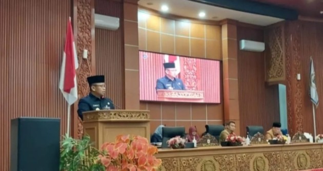 Wali Kota Depok, Supian Suri Hadiri Rapat Paripurna DPRD Dalam Rangka Penyampaian Perubahan Agenda APBD Kota Depok 2025