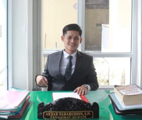 AF LAW OFFICE Kantor Pengacara dan Konsultan Hukum Dibawah Komando AKBAR FAHARUDDIN, S.H. & PARTNER Berikan Konsultasi Hukum Gratis