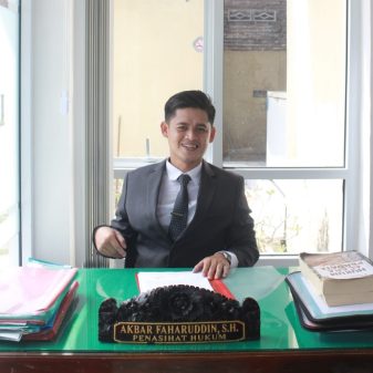 AF LAW OFFICE Kantor Pengacara dan Konsultan Hukum Dibawah Komando AKBAR FAHARUDDIN, S.H. & PARTNER Berikan Konsultasi Hukum Gratis