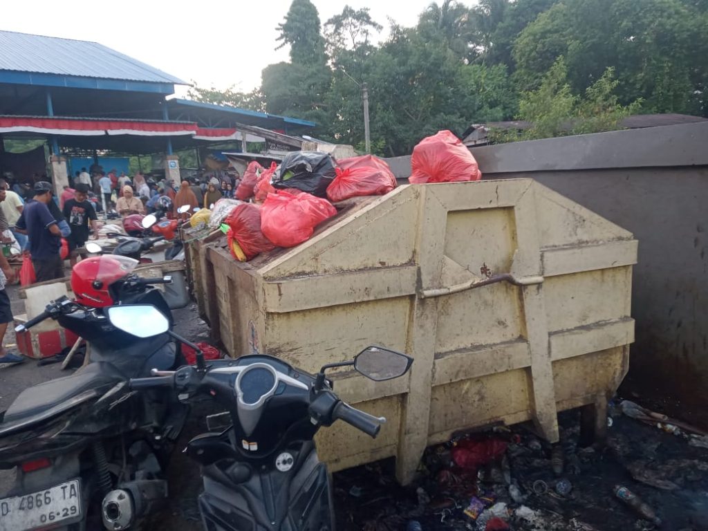 LSM KIPFA Maros Minta Kadis Perikanan Evaluasi Manajemen Pelelangan Ikan Labuang