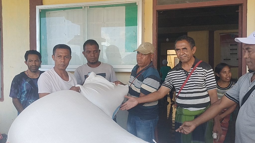DPRRI Fraksi Nasdem Kembali Salurkan Bantuan Banjir Bandang Mauponggo Nagekeo