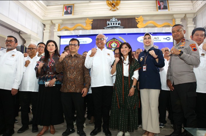 Menkomdigi Meutya Hafid Saksikan Pengukuhan Kepengurusan PWI Pusat Di Monumen Pers Nasional