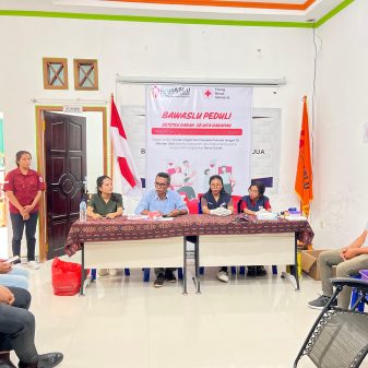 Gelar Aksi Donor Darah, PMI Apresiasi Bawaslu Sabu Raijua 