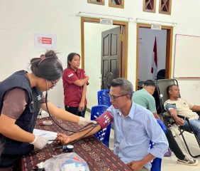 Rayakan Hari Sumpah Pemuda Dengan Donor Darah, Bawaslu Sabu Raijua dapat Dukungan Banyak Pihak