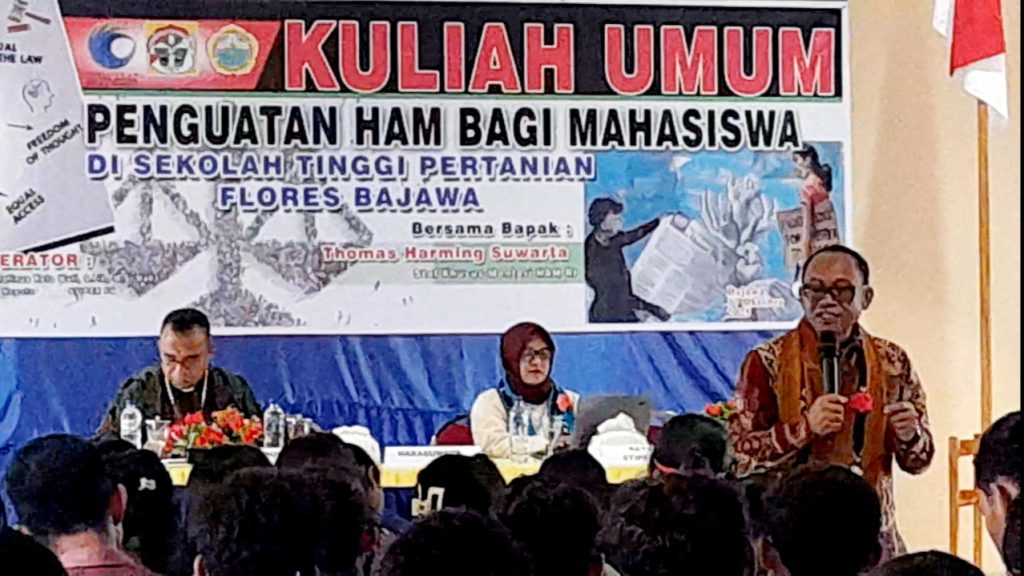 Stafsus Menteri HAM Apresiasi Nada Kritis Mahasiswa Stiper Flores Bajawa