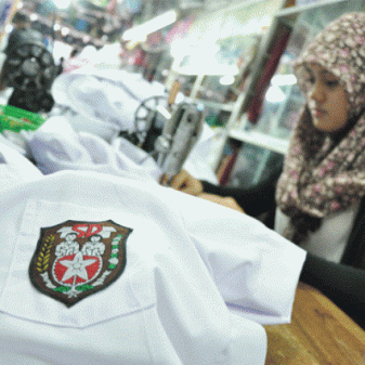 Anggaran Miliaran, Pemberdayaan Diabaikan, Seragam Sekolah Gratis di Maros Dipertanyakan Teknisnya