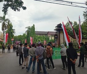 Garis Indonesia Lakukan Aksi di Polda Sulsel, Ini Tuntutannya