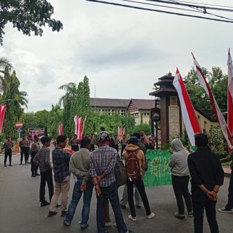 Garis Indonesia Lakukan Aksi di Polda Sulsel, Ini Tuntutannya