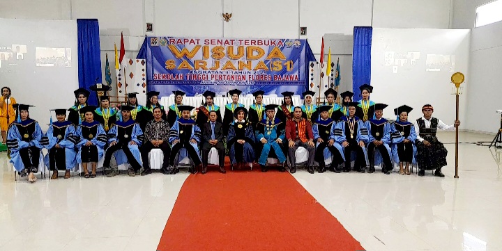 Stiper Flores Bajawa Kembali Cetak Sarjana, 9 Wisudawan Ikut Online dari Israel