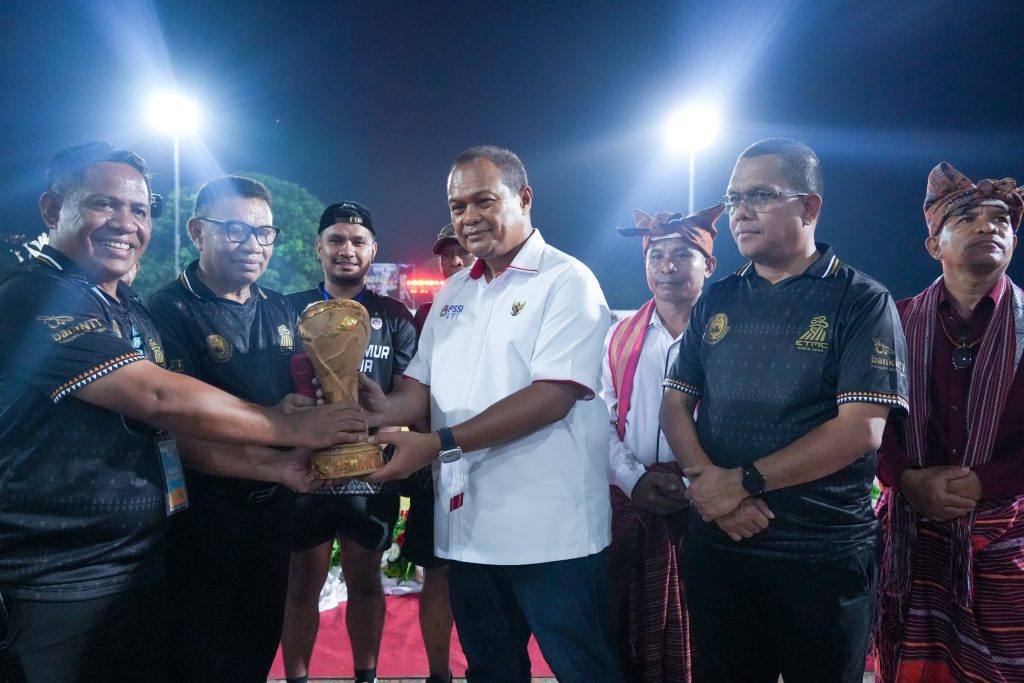 Buka ETMC XXXIV di Ende Gubernur NTT Ingatkan Sepak Bola Mempersatukan