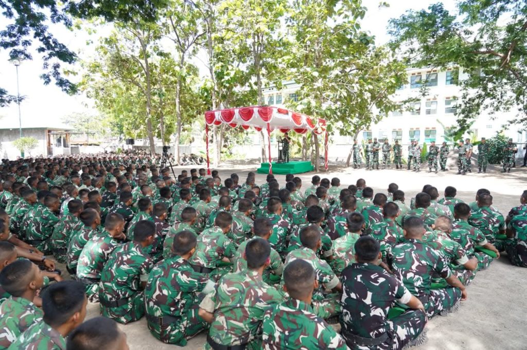 Pangdam IX Udayana Lepas 1.588 Prajurit Yonif Teritorial Pembangunan ke NTT dan NTB