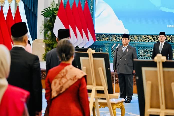 Soeharto Bersama Sembilan Tokoh Bangsa Dianugerahi Pahlawan Nasional