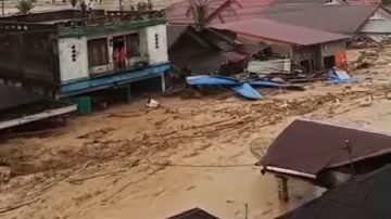 Banjir Longsor Sumut 32 Orang Meninggal, Ribuan Mengungsi 
