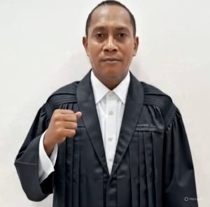 Hendrikus Dhenga, SH.