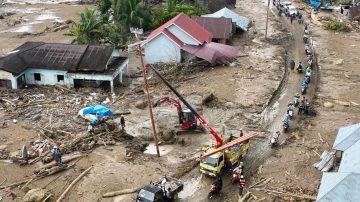 Bencana Aceh Sumut Sumbar Total Korban Tewas 1.016 Jiwa