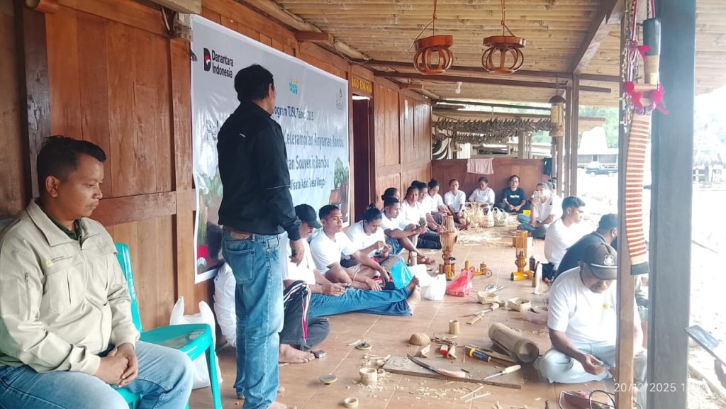 PLTP Mataloko Bantu Pokdarwis Wogo Produksi Karya Seni Kerajinan Bambu